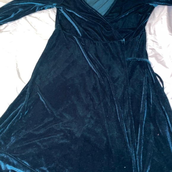 Esmeralda velvet wrap maxi dress. - Picture 3 of 5